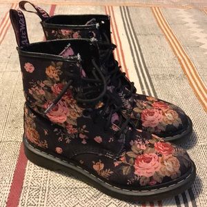 Dr. Martens Air Cushion Sole Floral Original